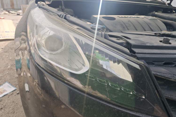 Used Zotye Z500 2015 1.5T Manual Luxury Model Right Front Headlight