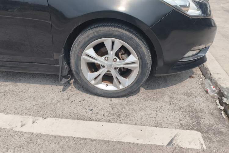 Used Zotye Z500 2015 1.5T Manual Luxury Model Right Front Wheel Hub