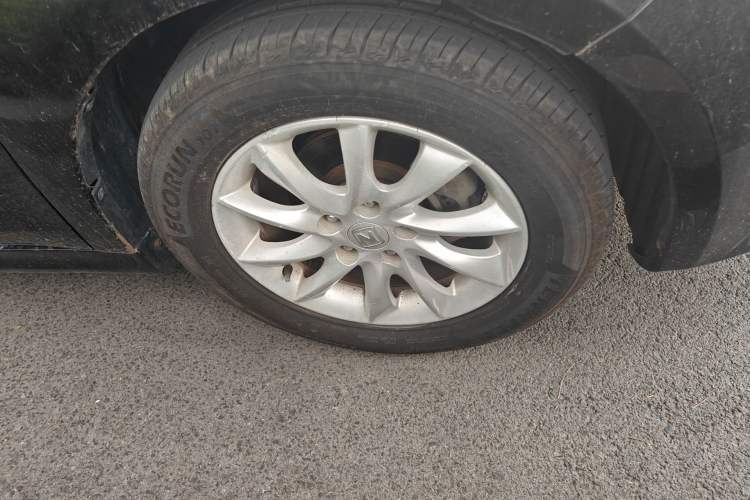 Used Zotye Z500 2015 1.5T Manual Luxury Model Right Front Wheel Hub