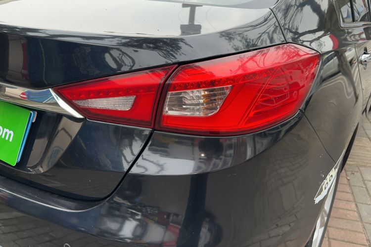 Used Zotye Z500 2015 1.5T CVT Luxury Model Right Rear Taillight