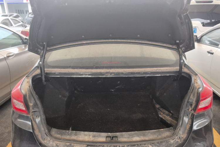 Used Zotye Z500 2015 1.5T Manual Luxury Model Trunk