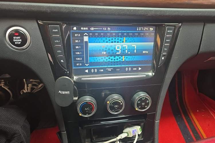 Used Zotye Z500 2015 1.5T Manual Luxury Model Audio And AC Panel