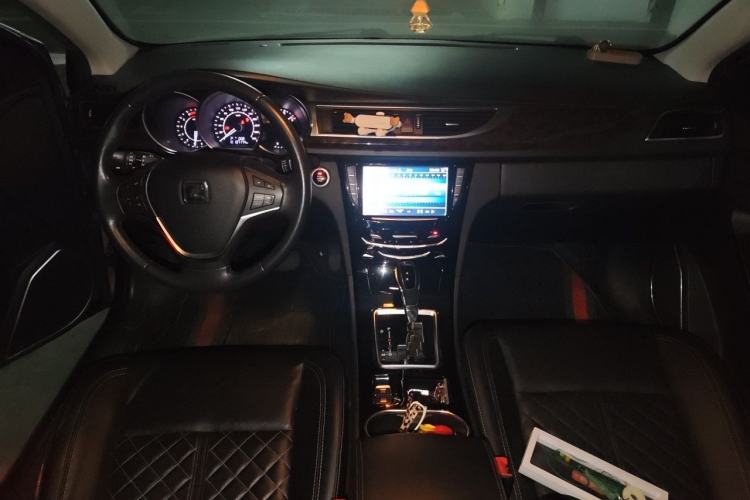 Used Zotye Z500 2015 1.5T CVT Luxury Model Center Console