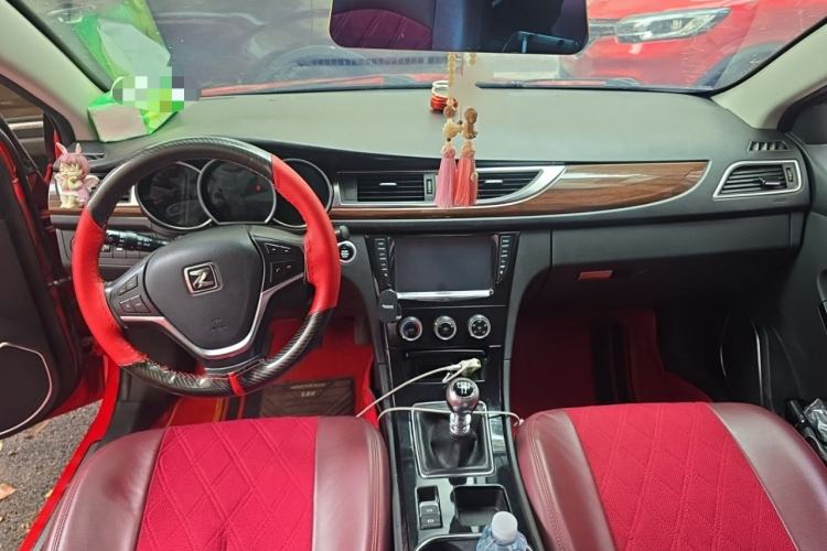 Used Zotye Z500 2015 1.5T Manual Luxury Model Center Console
