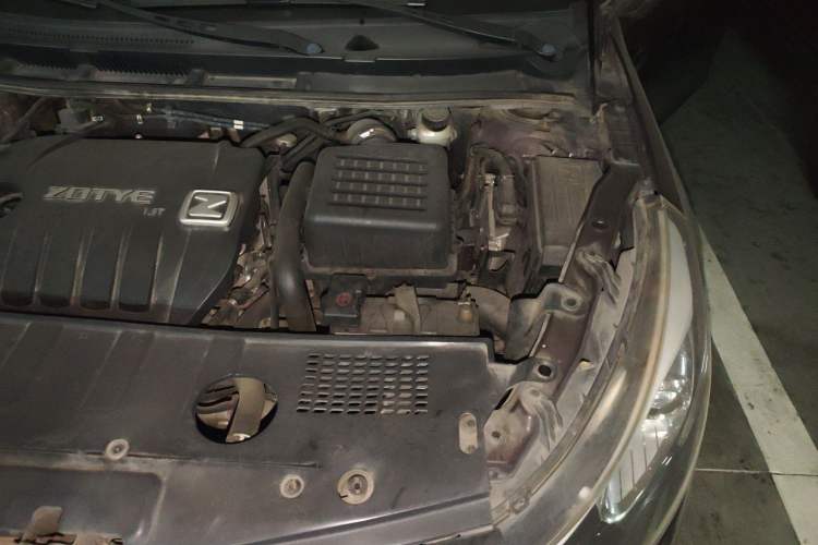 Used Zotye Z500 2015 1.5T CVT Luxury Model Engine Bay Left