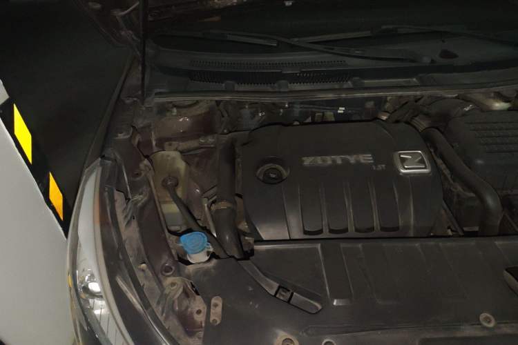 Used Zotye Z500 2015 1.5T CVT Luxury Model Engine Bay Right