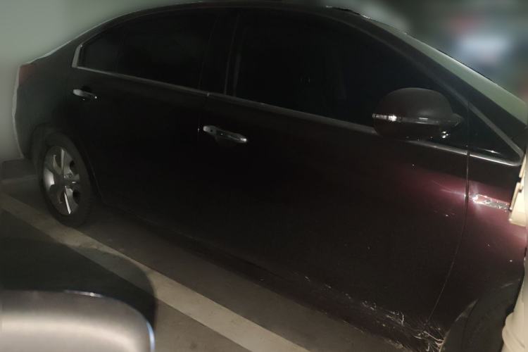 Used Zotye Z500 2015 1.5T CVT Luxury Model Front Right 45 Deg
