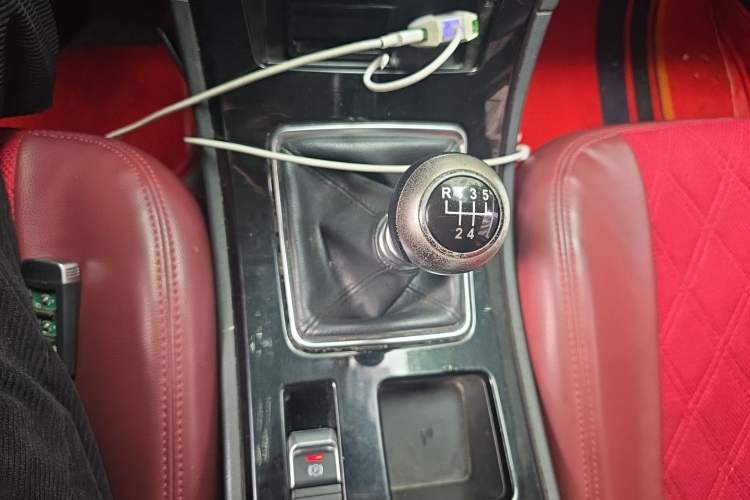 Used Zotye Z500 2015 1.5T Manual Luxury Model Gear Lever