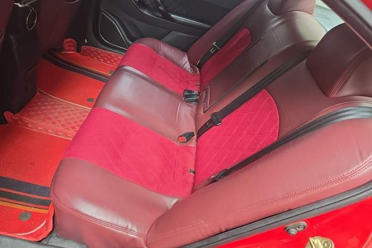 Used Zotye Z500 2015 1.5T Manual Luxury Model Left Rear Seat