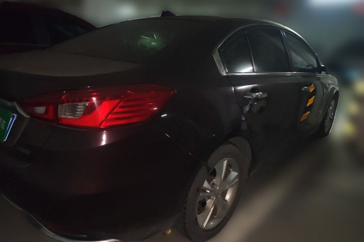 Used Zotye Z500 2015 1.5T CVT Luxury Model Rear Right 45 Deg