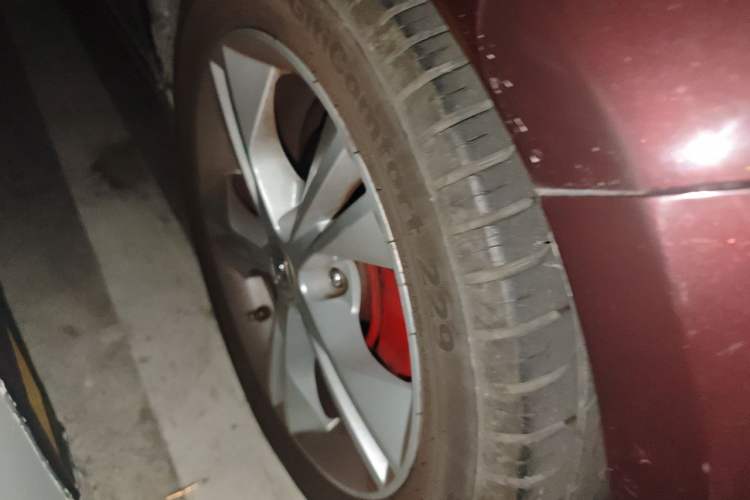 Used Zotye Z500 2015 1.5T CVT Luxury Model Right Front Wheel Hub