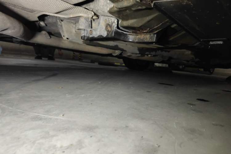 Used Zotye Z500 2015 1.5T Manual Luxury Model Chassis Rear Right