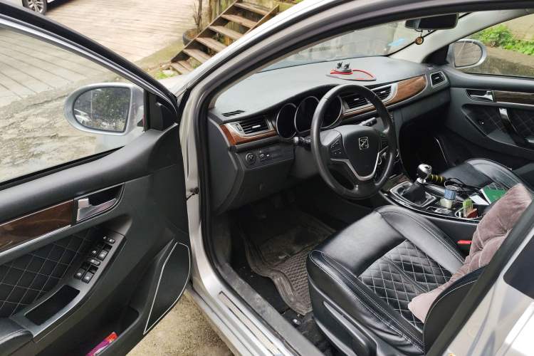 Used Zotye Z500 2015 1.5T Manual Luxury Model Driver Seat