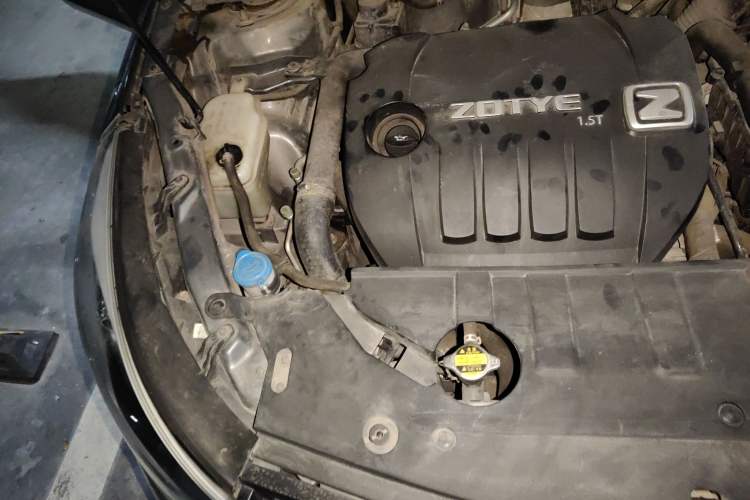 Used Zotye Z500 2015 1.5T Manual Luxury Model Engine Bay Right