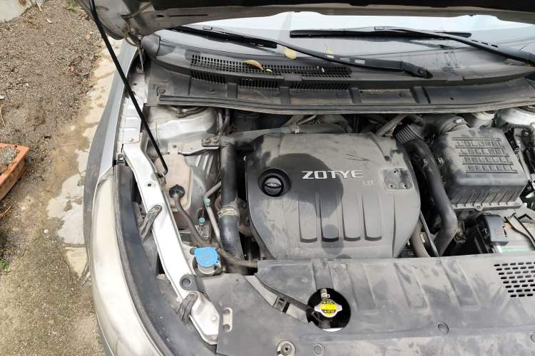 Used Zotye Z500 2015 1.5T Manual Luxury Model Engine Bay Right