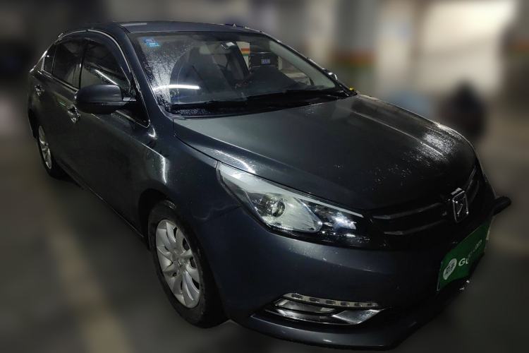 Used Zotye Z500 2015 1.5T Manual Luxury Model Front Right 45 Deg