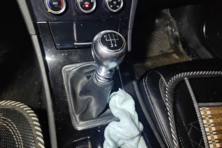 Used Zotye Z500 2015 1.5T Manual Luxury Model Gear Lever