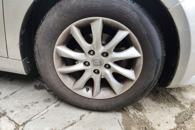 Used Zotye Z500 2015 1.5T Manual Luxury Model Right Front Wheel Hub