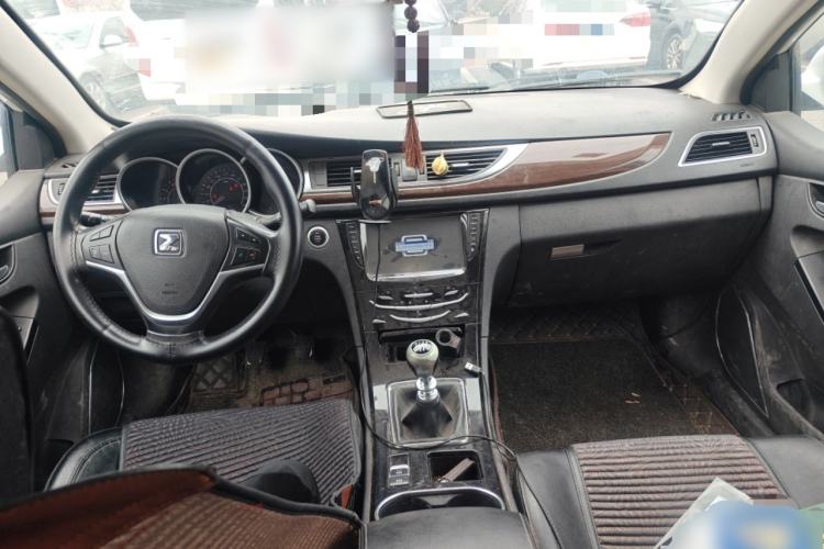 Used Zotye Z500 2015 1.5T Manual Luxury Model Center Console