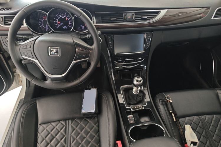 Used Zotye Z500 2015 1.5T Manual Luxury Model Center Console