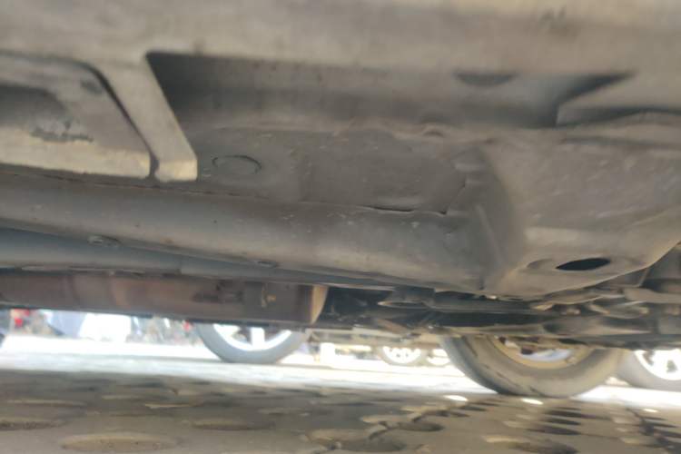 Used Zotye Z500 2015 1.5T Manual Luxury Model Chassis Front Right