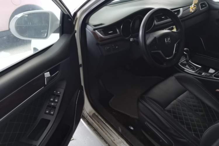 Used Zotye Z500 2015 1.5T CVT Luxury Model Driver Seat