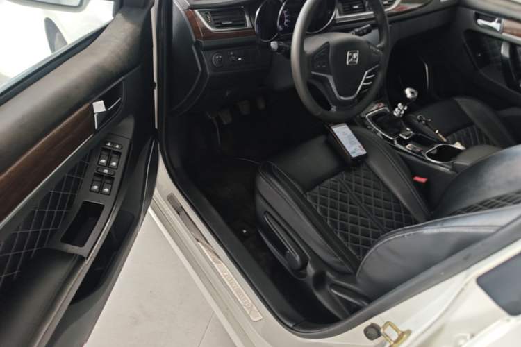 Used Zotye Z500 2015 1.5T Manual Luxury Model Driver Seat
