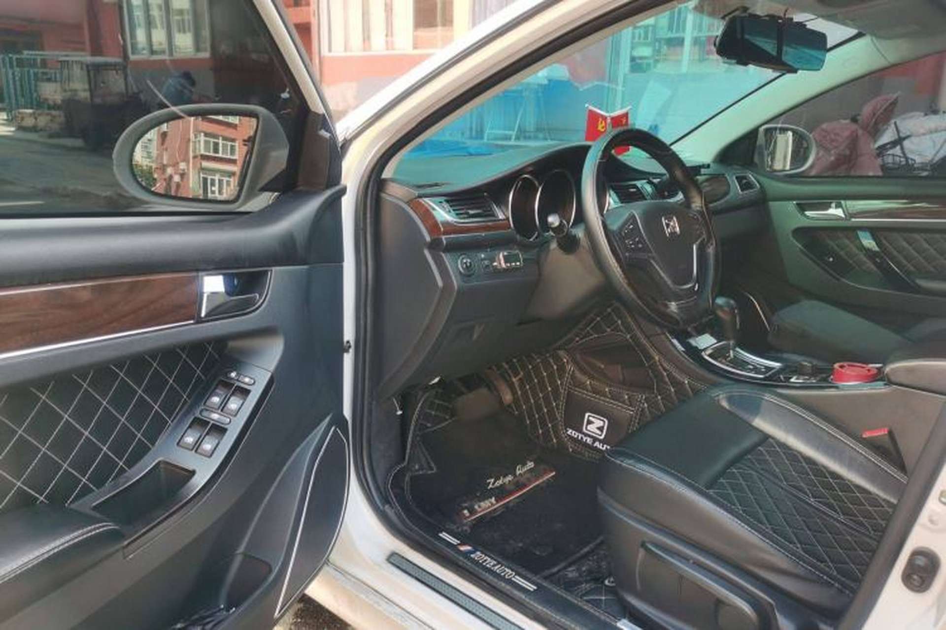 Used Zotye Z500 2015 1.5T CVT Luxury Model Driver Seat