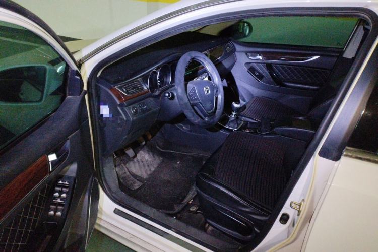 Used Zotye Z500 2015 1.5T Manual Luxury Model Driver Seat