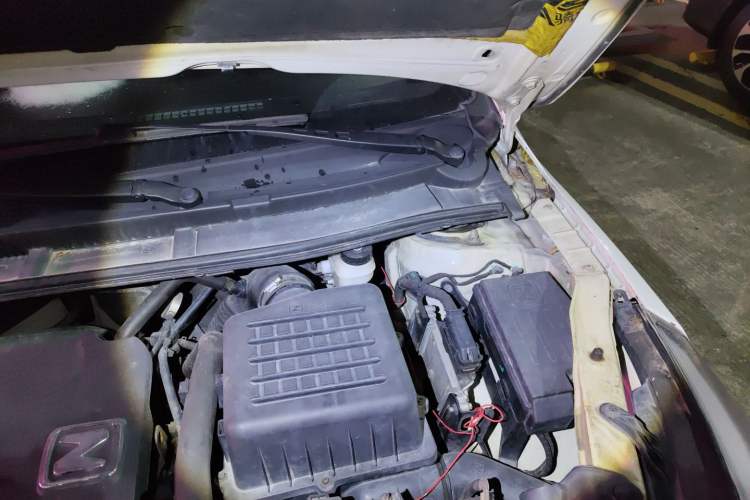 Used Zotye Z500 2015 1.5T CVT Luxury Model Engine Bay Left