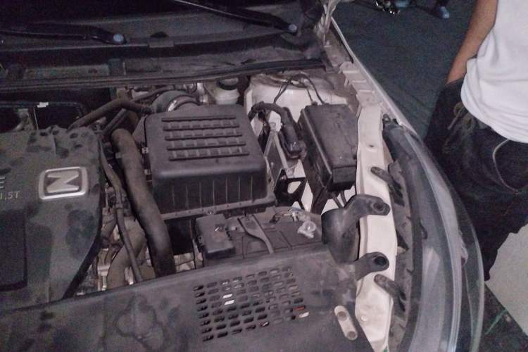 Used Zotye Z500 2015 1.5T CVT Luxury Model Engine Bay Left