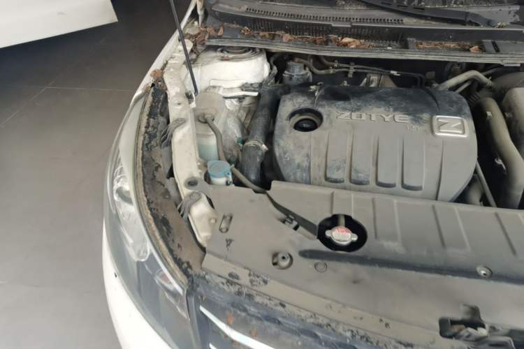 Used Zotye Z500 2015 1.5T CVT Luxury Model Engine Bay Right