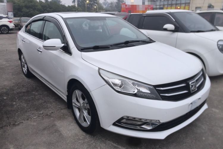Used Zotye Z500 2015 1.5T Manual Luxury Model Front Right 45 Deg