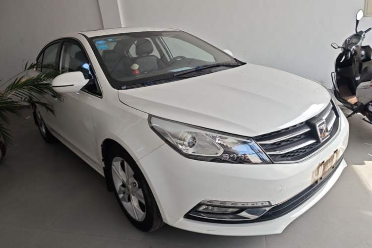 Used Zotye Z500 2015 1.5T Manual Luxury Model Front Right 45 Deg