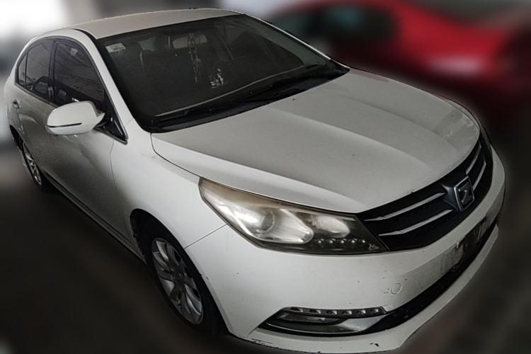 Used Zotye Z500 2015 1.5T Manual Luxury Model Front Right 45 Deg