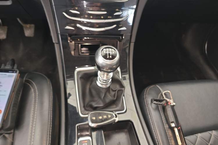 Used Zotye Z500 2015 1.5T Manual Luxury Model Gear Lever
