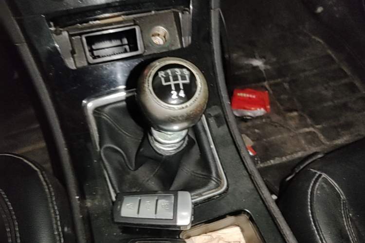 Used Zotye Z500 2015 1.5T Manual Luxury Model Gear Lever