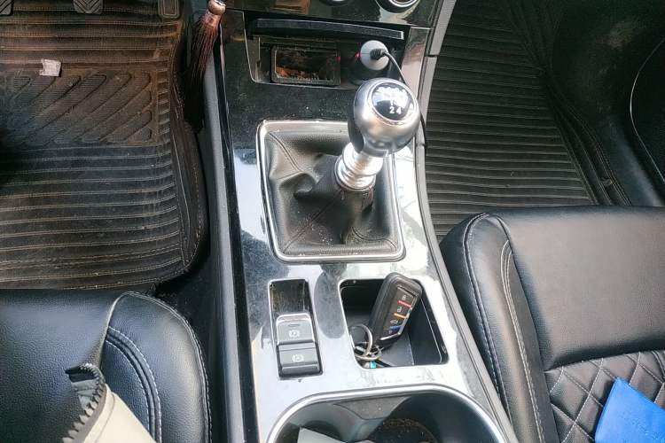 Used Zotye Z500 2015 1.5T Manual Luxury Model Gear Lever