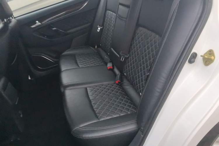 Used Zotye Z500 2015 1.5T Manual Luxury Model Left Rear Seat