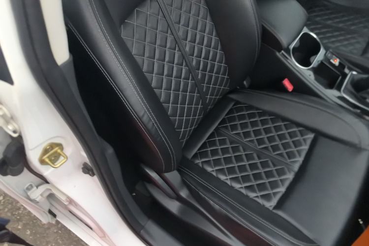 Used Zotye Z500 2015 1.5T Manual Luxury Model Right Front Seat
