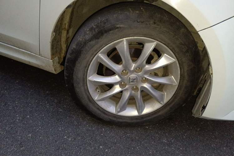 Used Zotye Z500 2015 1.5T Manual Luxury Model Right Front Wheel Hub