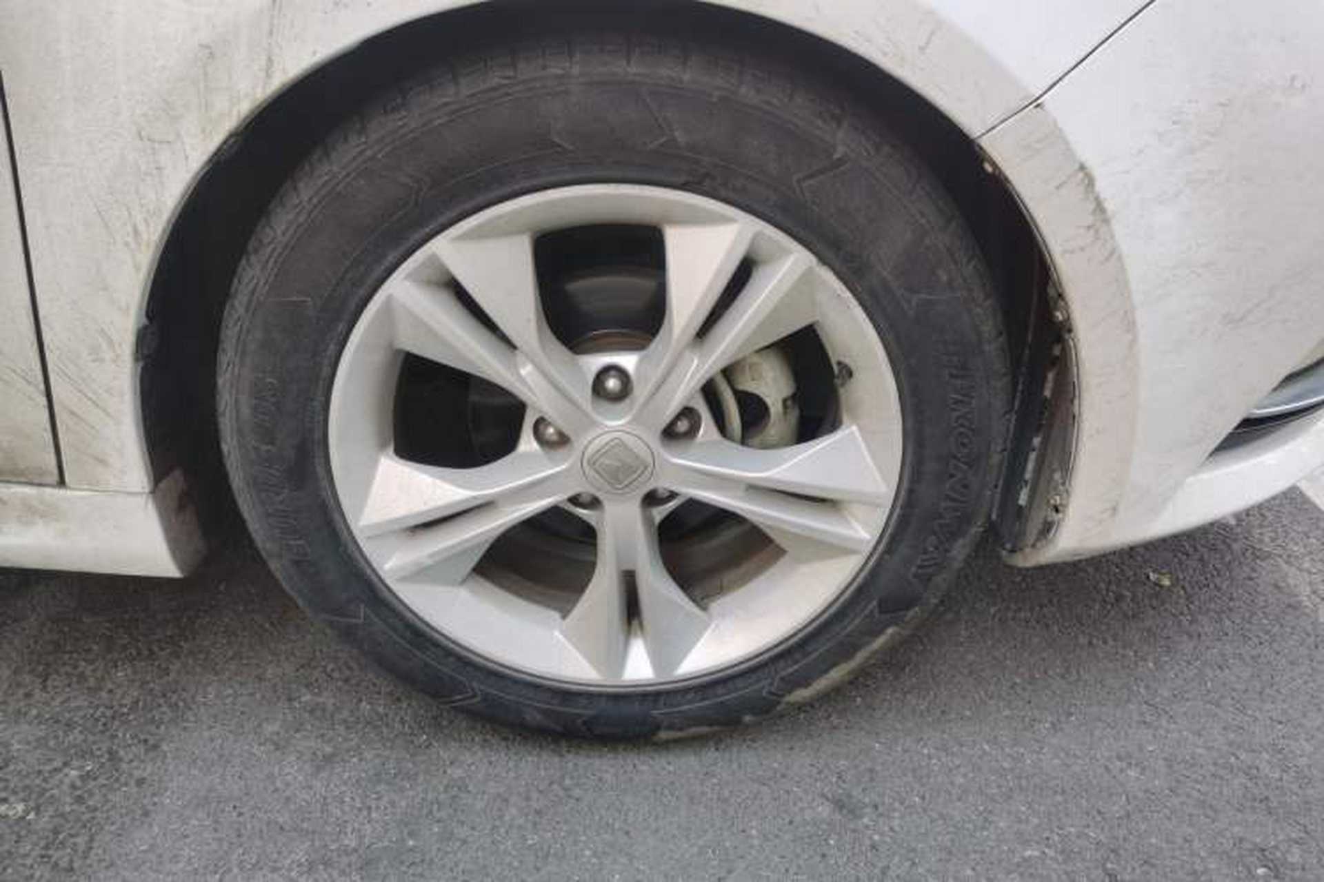 Used Zotye Z500 2015 1.5T CVT Luxury Model Right Front Wheel Hub