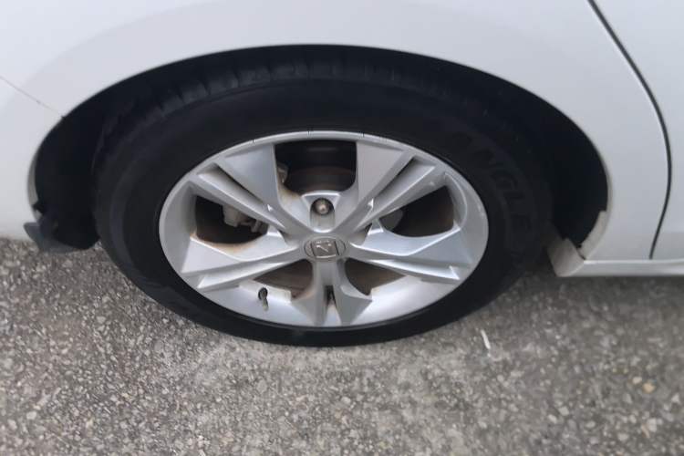 Used Zotye Z500 2015 1.5T Manual Luxury Model Right Rear Wheel Hub