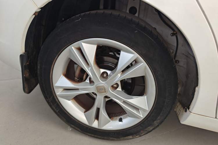 Used Zotye Z500 2015 1.5T Manual Luxury Model Right Rear Wheel Hub