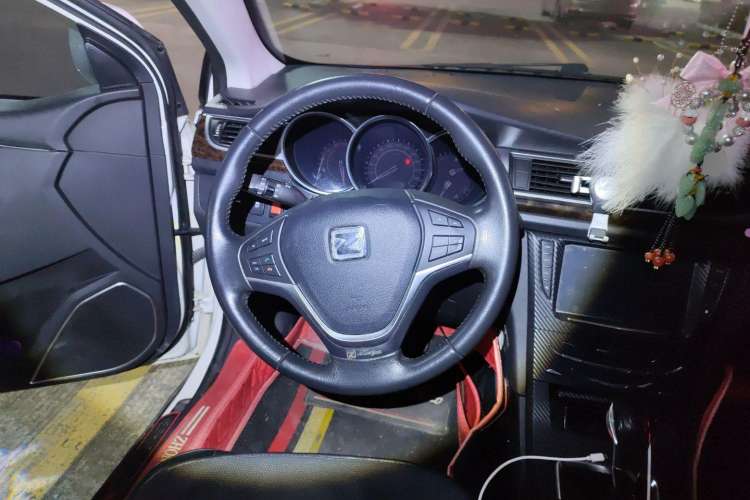Used Zotye Z500 2015 1.5T CVT Luxury Model Steering Wheel