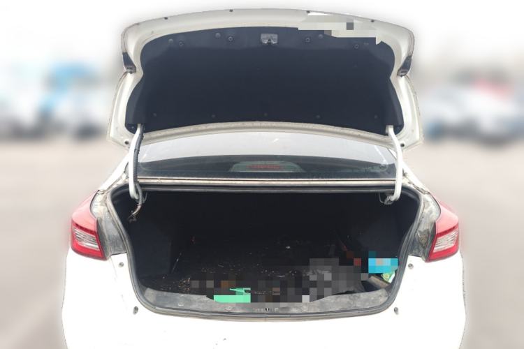 Used Zotye Z500 2015 1.5T Manual Luxury Model Trunk
