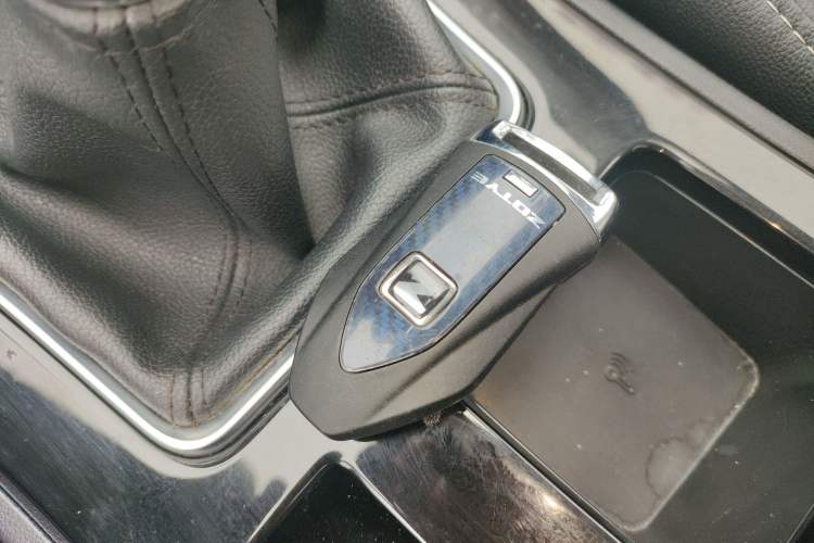 Used Zotye Z500 2016 1.5T Manual Luxury Edition Interior 1