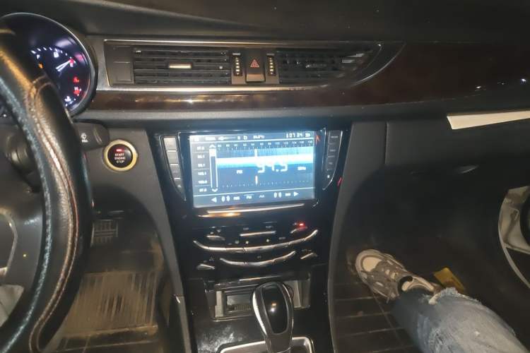 Used Zotye Z500 2016 1.5T CVT Luxury Model Audio And AC Panel