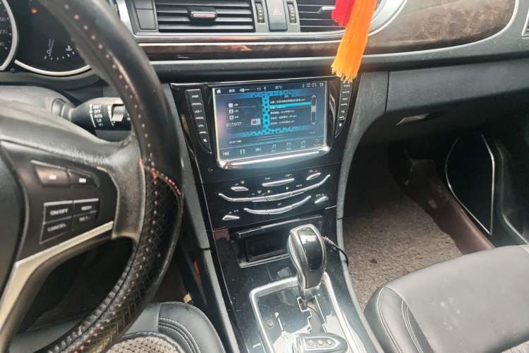 Used Zotye Z500 2016 1.5T CVT Luxury Model Audio And AC Panel