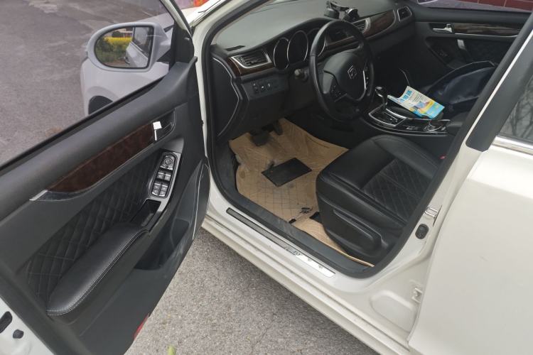 Used Zotye Z500 2016 1.5T CVT Luxury Model Driver Seat